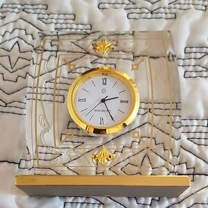 ❤️ MIKIMOTO Clear Lucite Battery desk Clock Gold Bezel Quartz Movement
